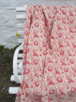 detail_of_faux_patchwork